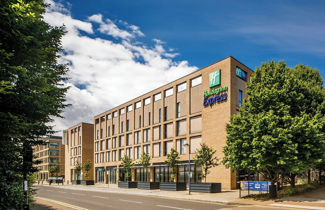 Holiday Inn Express London - Excel By Ihg-1