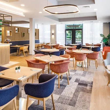Holiday Inn Express London - Excel By Ihg-2